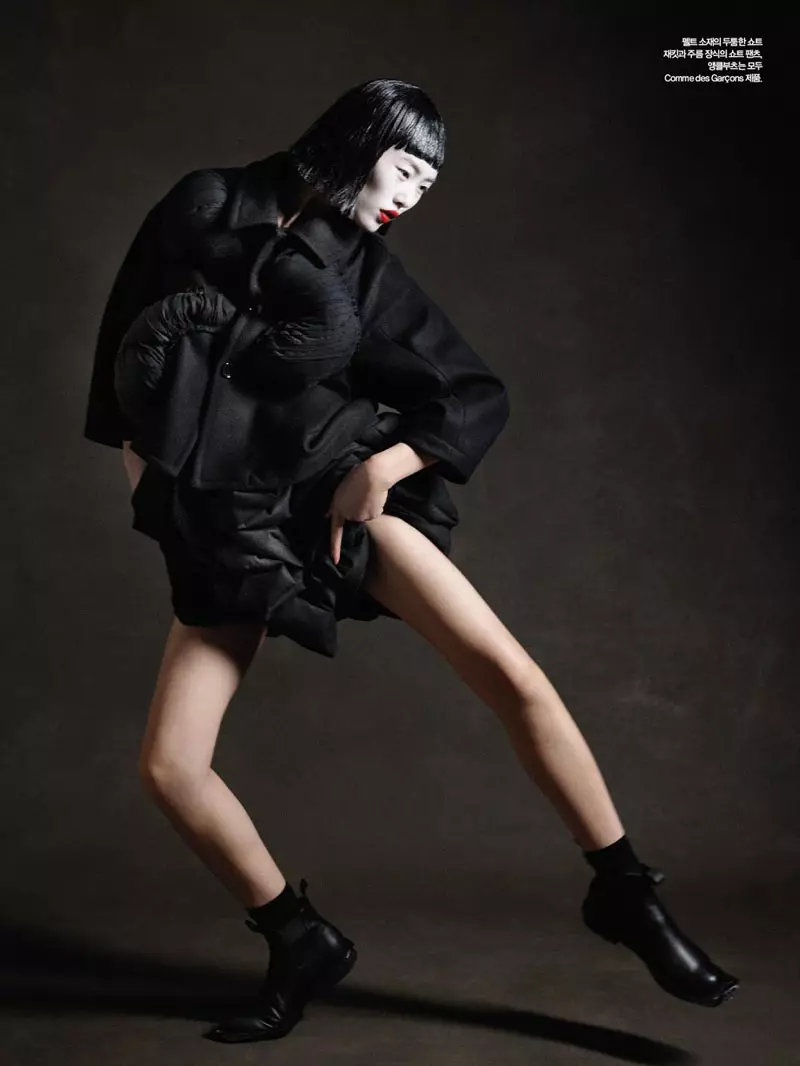 Jelena Yemchuk Liu Wen filme „Comme des Garçons“ | Harper's Bazaar Korea 2010 m. spalio mėn