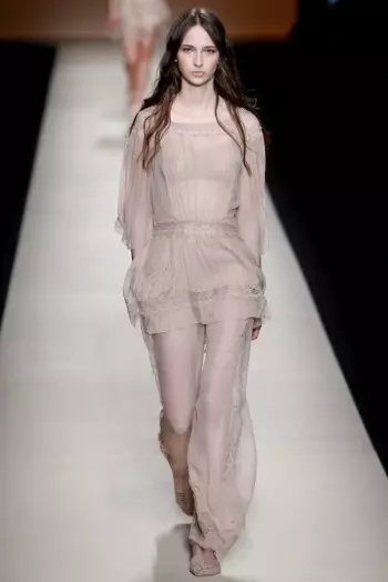 Alberta Ferretti 2015 m. pavasaris: romantiška bohema