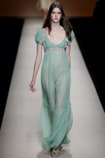 Alberta Ferretti 2015. gada pavasaris: romantiska bohēma