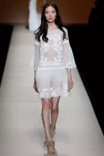 Alberta Ferretti 2015 봄: 로맨틱 보헤미안