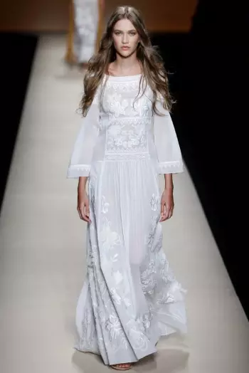 Alberta Ferretti Wiosna 2015: Romantyczna cyganeria