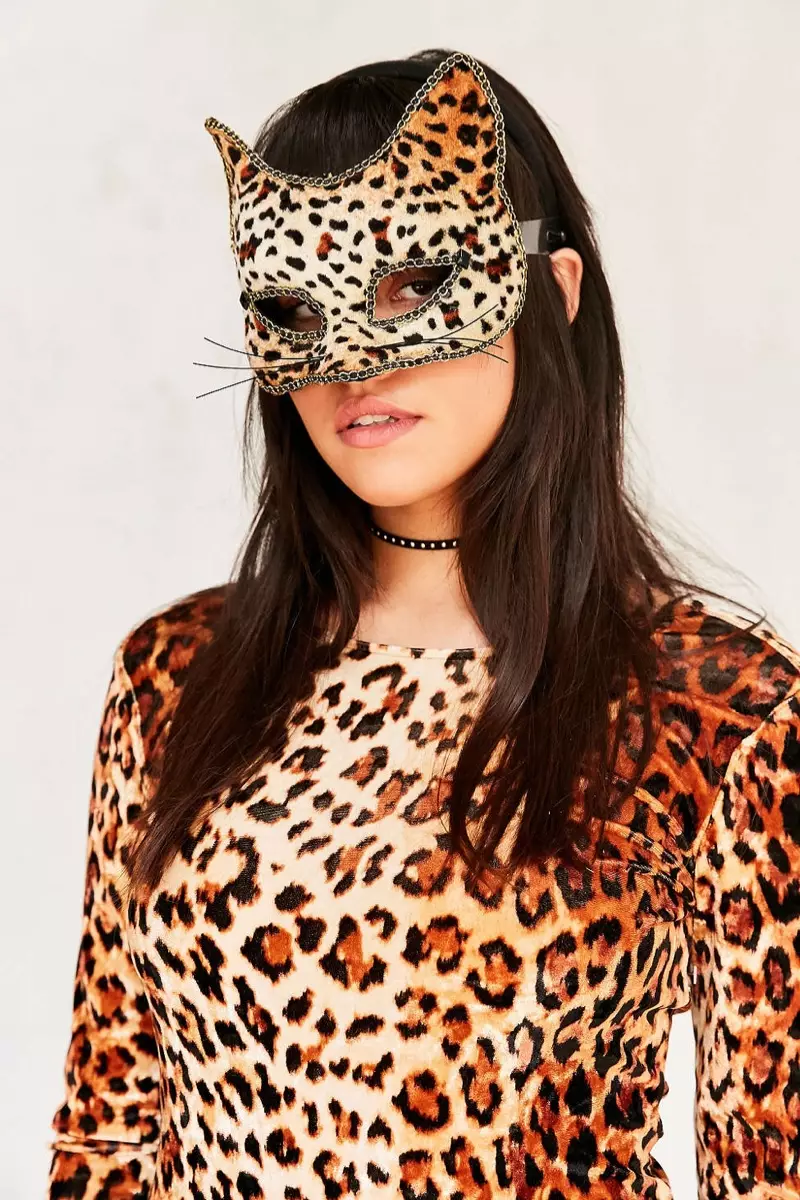 „Urban Outfitters“ leopardo kaukė