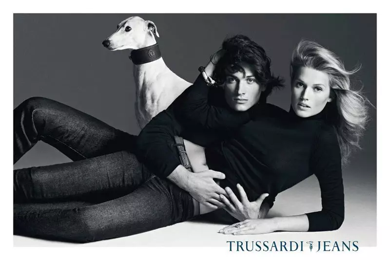 Toni Garrn Stars mu Kampeni ya Trussardi Jeans & Tru Trussardi Fall 2012 Campaign