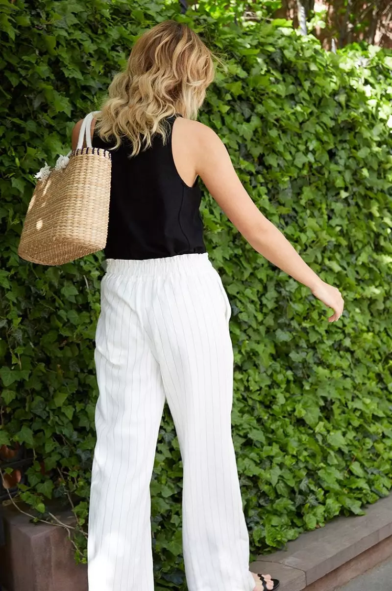 Club Monaco Farrenna Top සහ Vidorus Pinstripe Pant. Kayu Sail Tote.