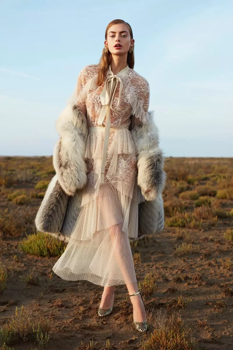 Hanna Verhees Poses hauv Retro Inspired Styles rau Harper's Bazaar Mexico