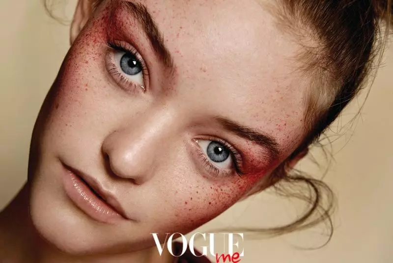 Willow Hand е в червено за Vogue Taiwan Me Beauty Spread