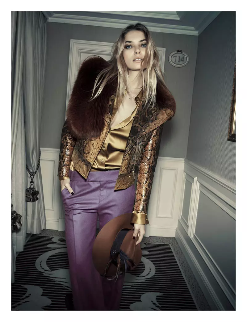 Jessica Hart door Santiago Esteban in Gucci voor Elle Spanje augustus 2011