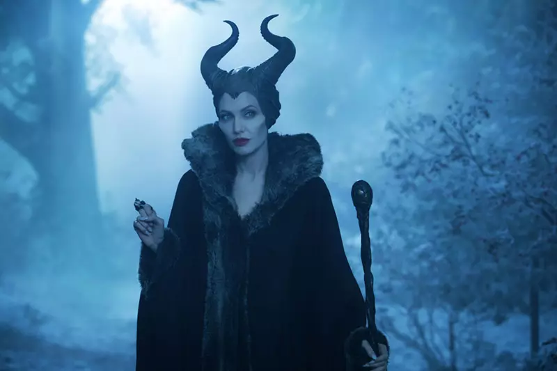 Mpamorona akanjo maleficent amin'ny fitafy an'i Angelina Jolie