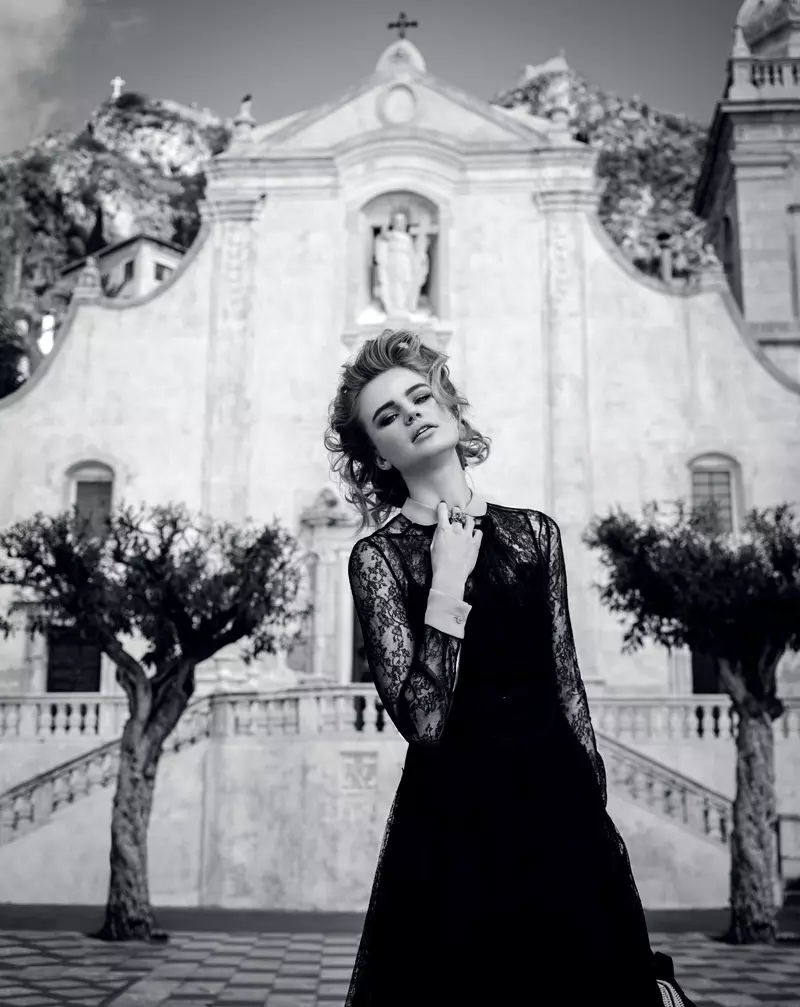 Milou Sluis Poses sa Sicily para sa Marie Claire Netherlands ni Dennison Bertram