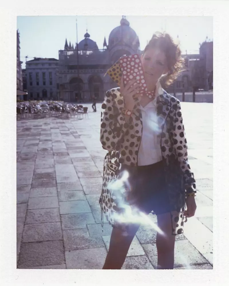 Dennison Bertram lense die Louis Vuitton x Yayoi Kusama-versameling vir Marie Claire Czech