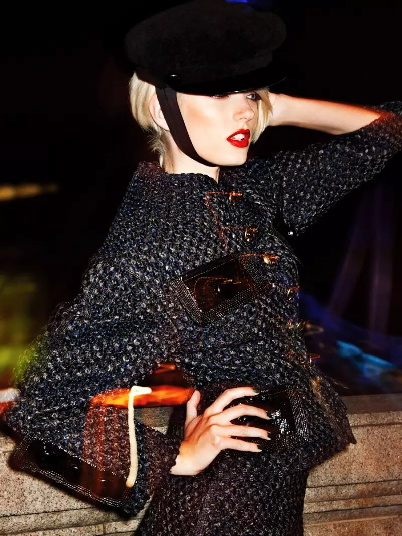 Sophie Sumner ใน Louis Vuitton โดย Dennison Bertram สำหรับ Marie Claire Czech