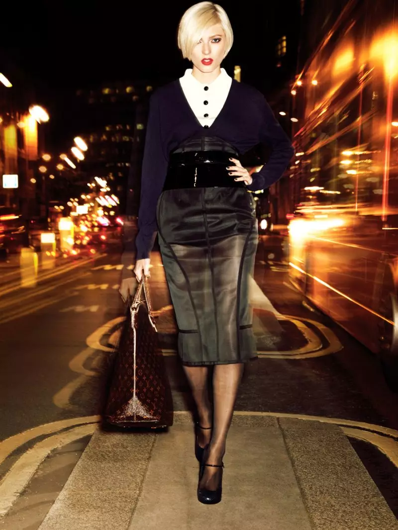 Sophie Sumner em Louis Vuitton por Dennison Bertram para Marie Claire Czech