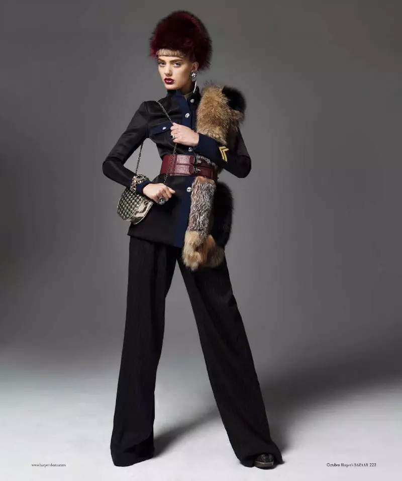 Bregje Heinen Sports Military Style for Harper's Bazaar Latin America 2012 年 10 月