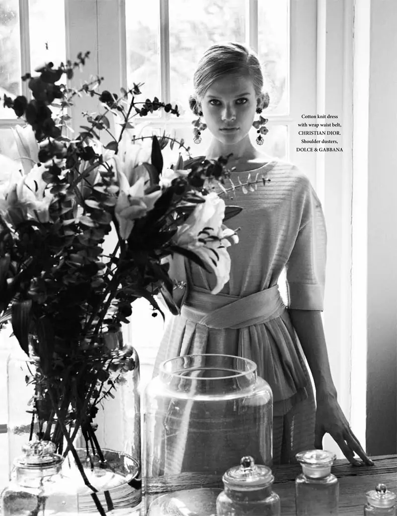 Vita Sidorkina, Wee Khim tarafından L'Officiel Singapur Mart 2012 için