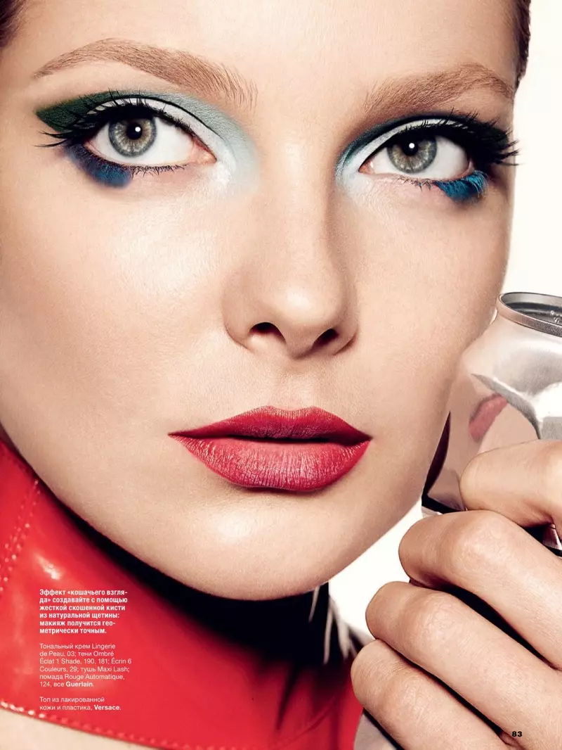 Eniko Mihalik modela Glam Beauty per a Allure Russia l'agost de 2013 de Walter Chin