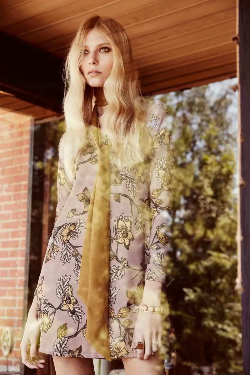 Vika Falileeva występuje w lookbooku For Love & Lemons Holiday 2015