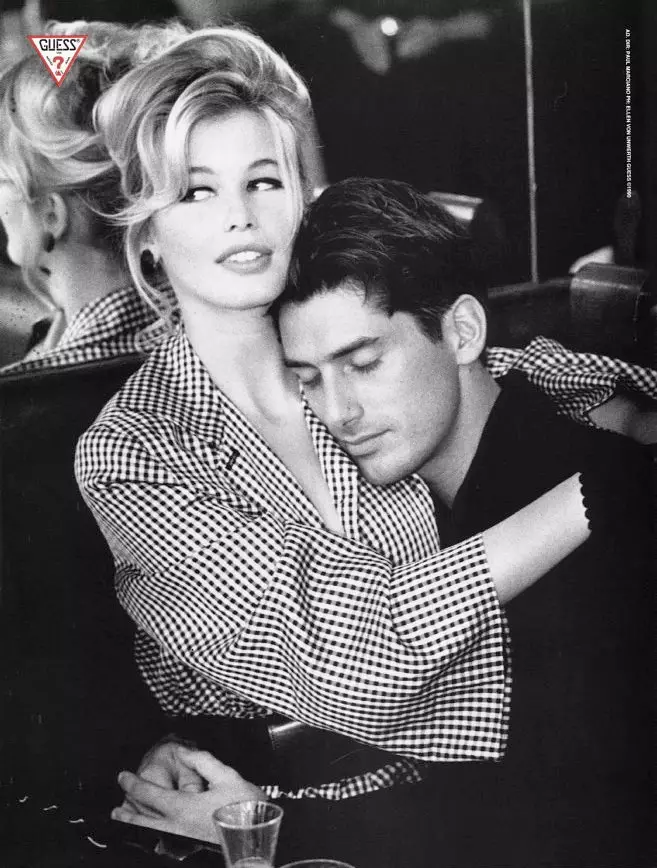 Claudia Schiffer dans Vintage Guess Ads