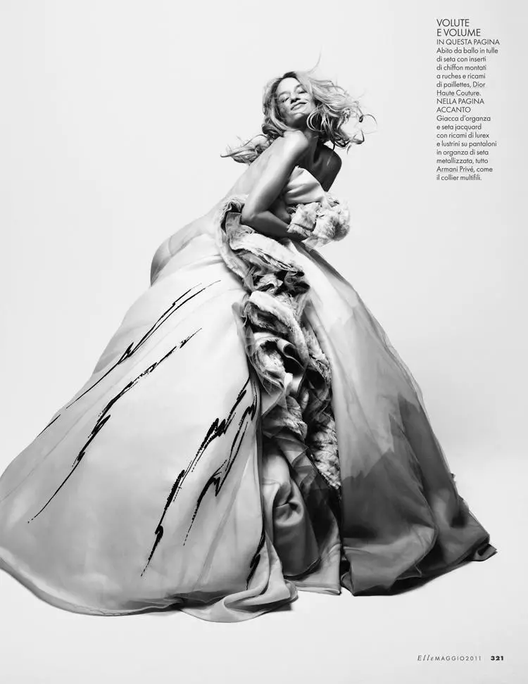 Linda Vojtova by Mark Pillai، Elle Italia مئي 2011 لاءِ