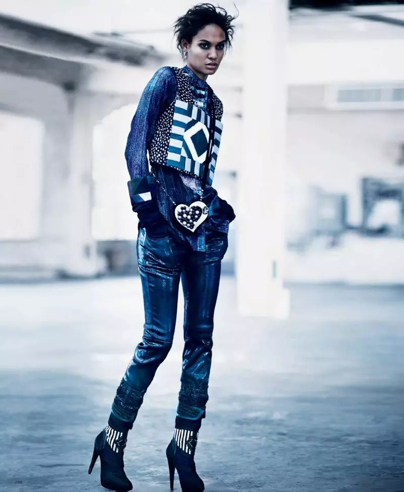 T Magazine Fall 2011을 위한 Boo George의 Joan Smalls