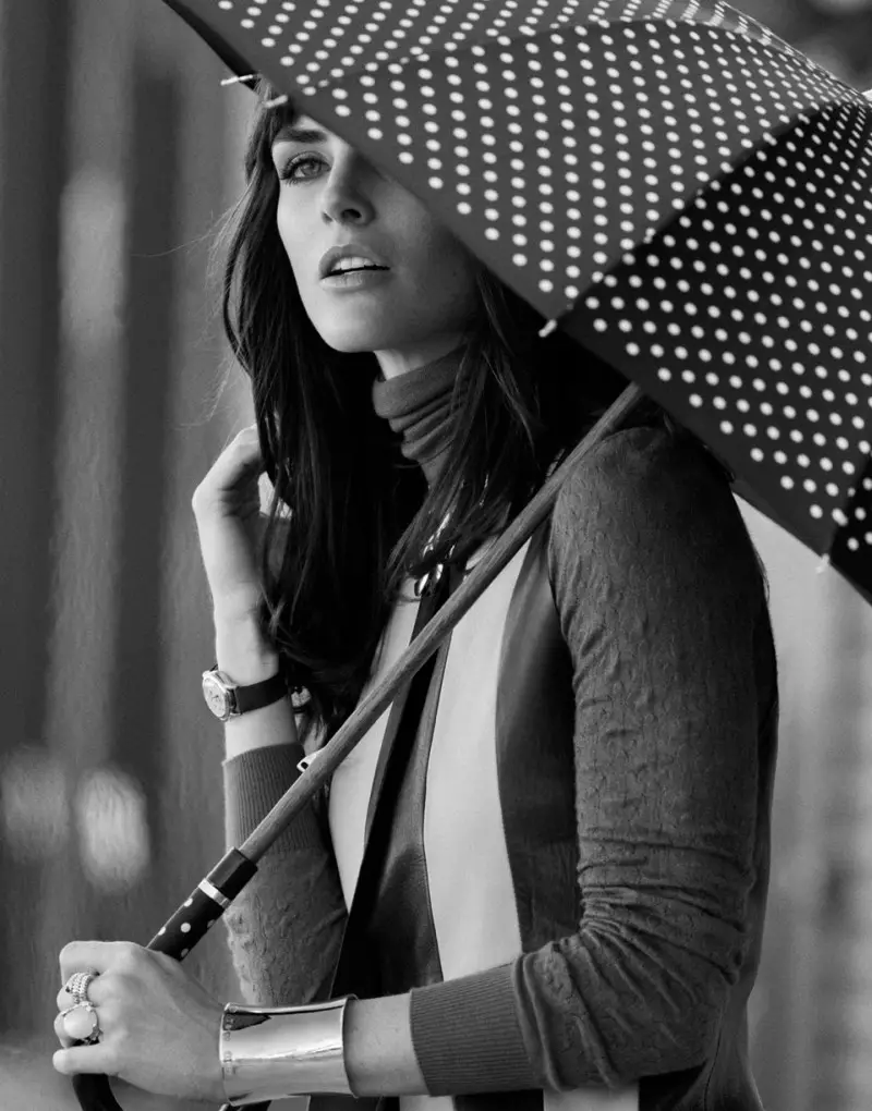 Hilary Rhoda modelira retro stil za DuJour proljeće 2013. autora Thomasa Whitesidea