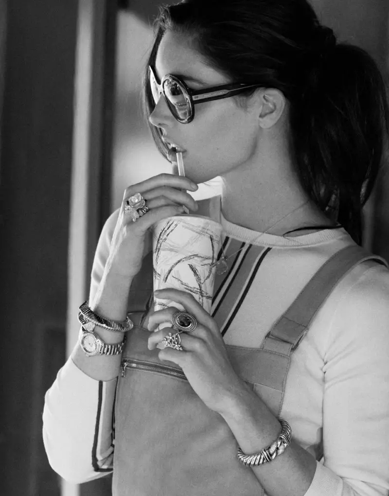 Hilary Rhoda Models Retro Style rau DuJour Spring 2013 los ntawm Thomas Whiteside