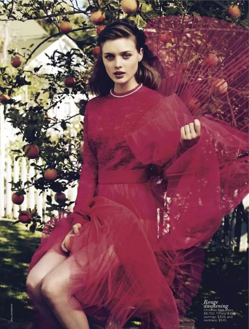 Bella Heathcote docht romantyske looks foar Vogue Australia's septimber Cover Story