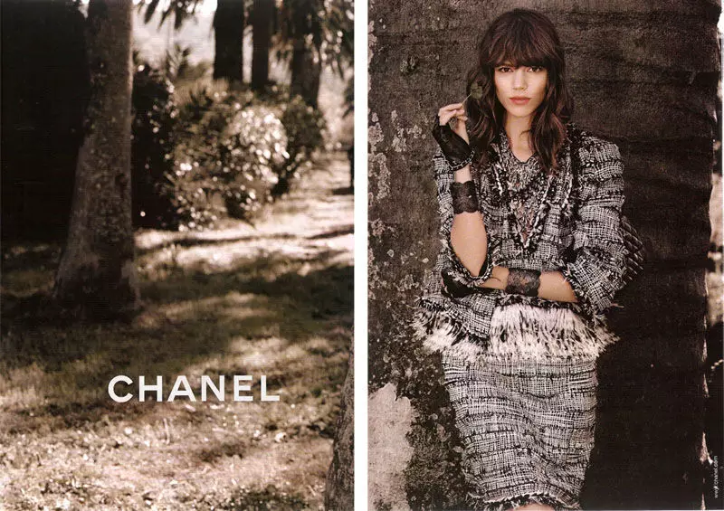 Chanel Spring 2011 ዘመቻ | Freja Beha Erichsen & Stella Tennant በካርል ላገርፌልድ