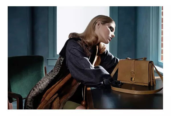 Campagna Fendi Autunno 2010 | Anja Rubik di Karl Lagerfeld