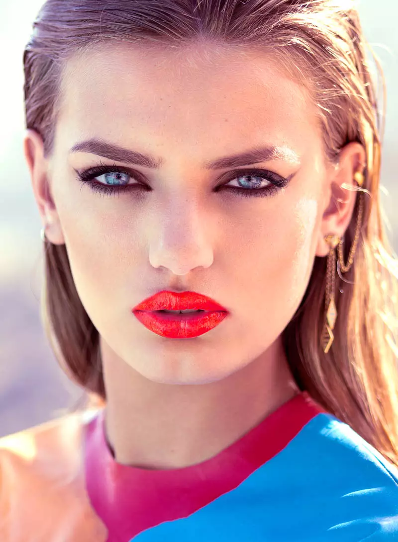 Bregje Heinen Sizzles for GQ UK juli 2013 af Stevie og Mada