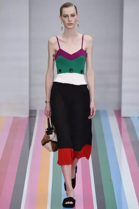 Salvatore Ferragamo Fall 2016 | Beke ea feshene ea Milan