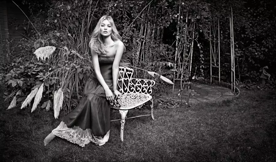 Kate Moss para sa Liu Jo Spring 2012 Campaign ni Mario Sorrenti