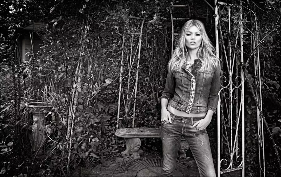 Kate Moss ar gyfer Ymgyrch Gwanwyn 2012 Liu Jo gan Mario Sorrenti