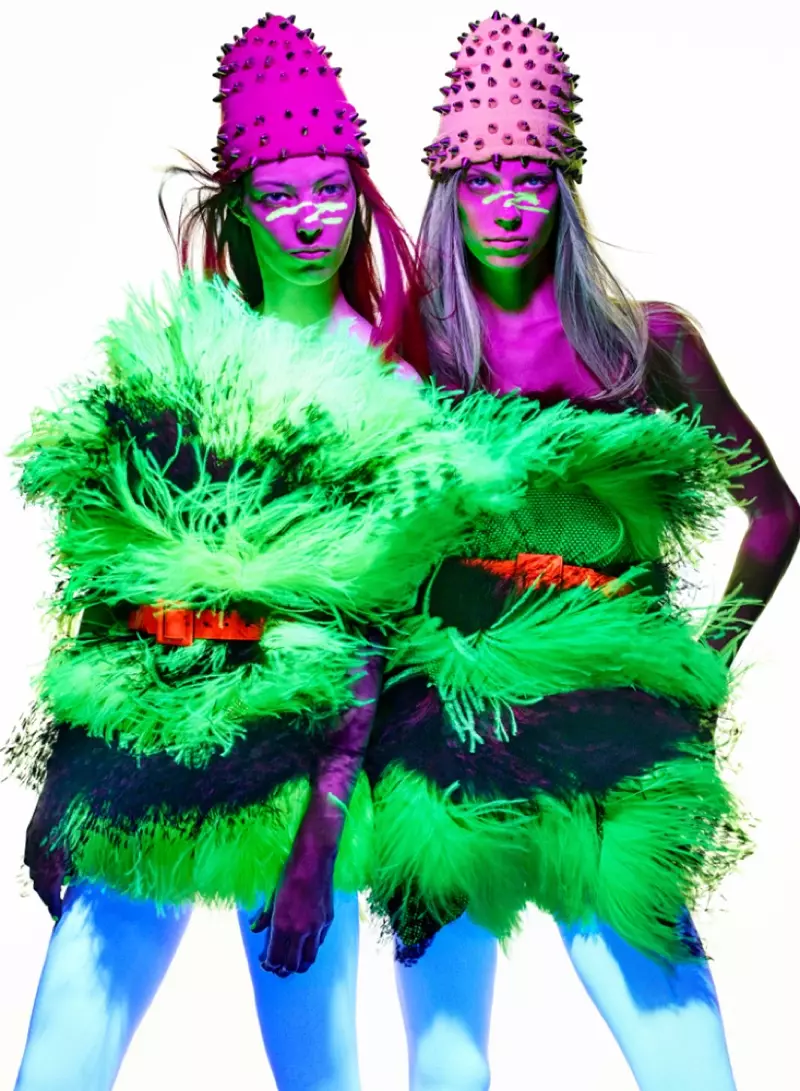 Lexi Boling & Remington Williams V ວາລະສານ Neon Fashion Editor