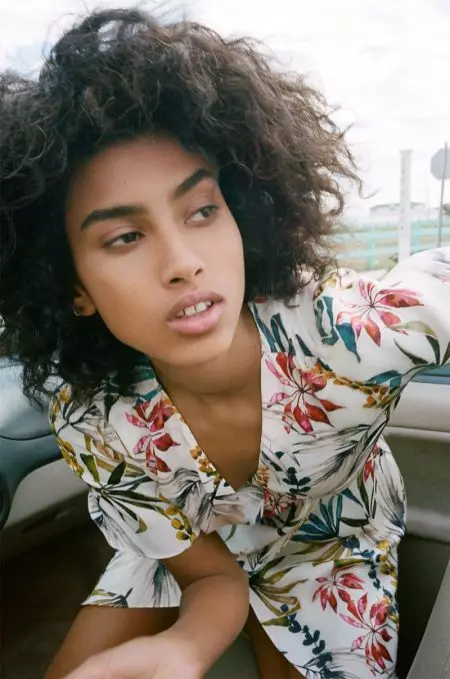 Imaan Hammam-ek Zara's Beach Ready Styles ereduak ditu