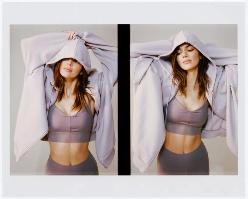 Kendall Jenner ពាក់អាវទ្រនាប់ក្នុងឈុត Alo Yoga។