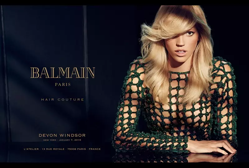 Devon Windsor kintana amin'ny fampielezan-kevitry ny lohataona-fahavaratra 2016 an'ny Balmain Hair Couture