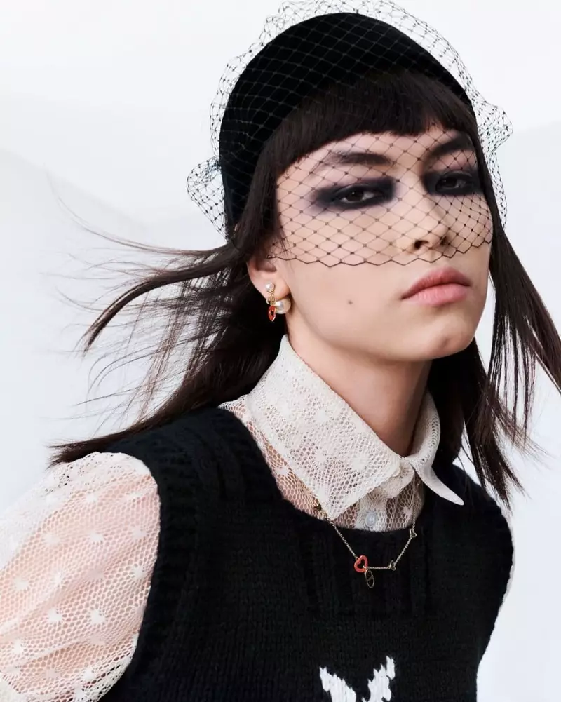 Koleksi kapsul Dior Dioramour fall 2021.