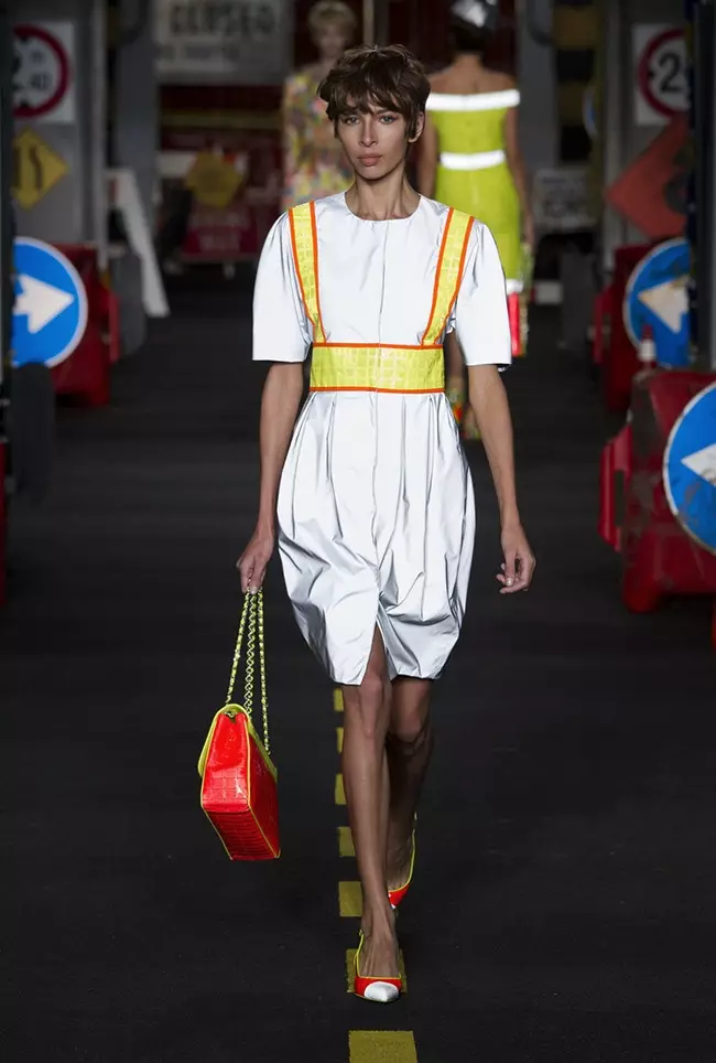 Moschino Orisun omi 2016 | Milan Fashion Osu