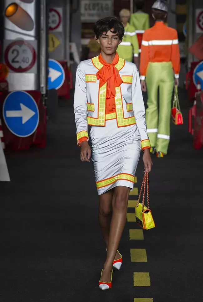 Moschino көктемі 2016 | Милан сән апталығы