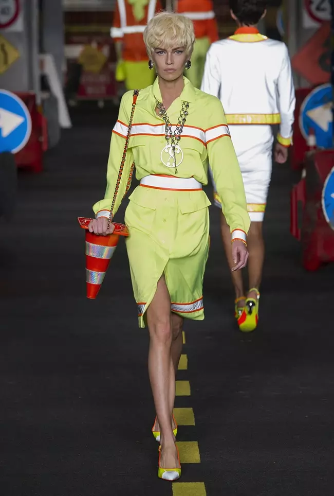 Moschino tavasz 2016 | Milánói divathét