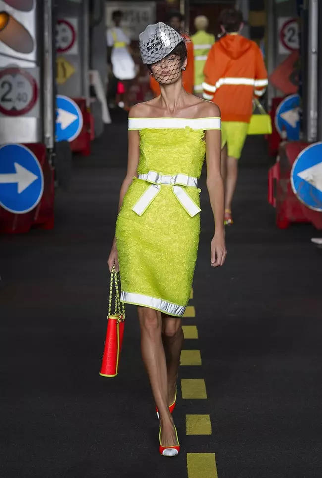 Moschino printemps 2016 | Semaine de la mode milanaise