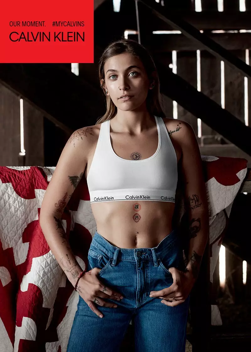 Paris Jackson se chlubí svou střední částí v kampani Calvin Klein Jeans jaro-léto 2018