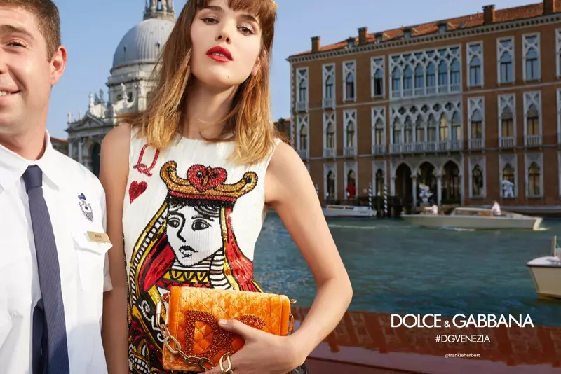 Frankie Herbert pozira u Veneciji za Dolce & Gabbana kampanju proljeće-ljeto 2018.