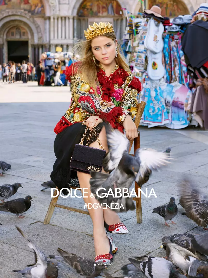 Bea Fresson nosi krunu u kampanji Dolce & Gabbana za proljeće-ljeto 2018.