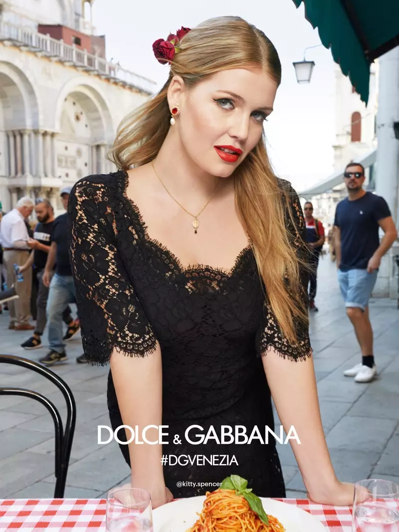 Kitty Spencer glumi u kampanji Dolce & Gabbana za proljeće-ljeto 2018