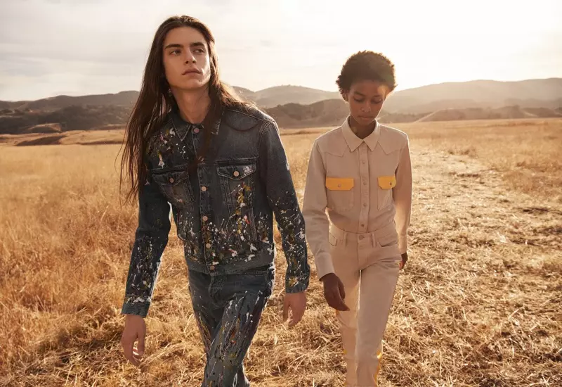 Dylan Christensen과 Blesnya Minher 전면 Calvin Klein Jeans의 2018 봄-여름 캠페인