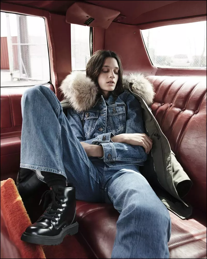 Leila Goldkuhl verschijnt in de herfst-winter 2017-campagne van Calvin Klein Jeans