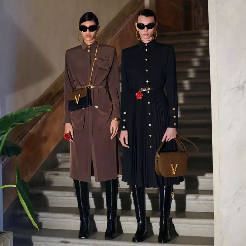 Anita Pozzo e Cynthia Arrebola na campanha de pré-outono 2020 da Versace.