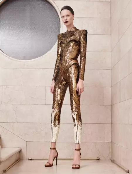 Atelier Versace konzentriert sich auf elegante Styles für den Herbst 2017