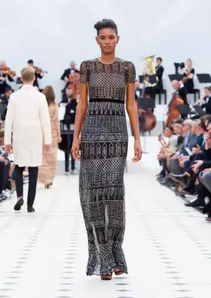 Pretty in Lace: Vestidos Burberry Primavera 2016